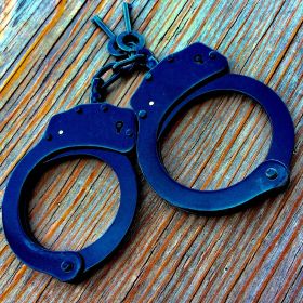 Chain Link Style Handcuffs Double Lock Hand Cuffs Steel +2 Keys Black